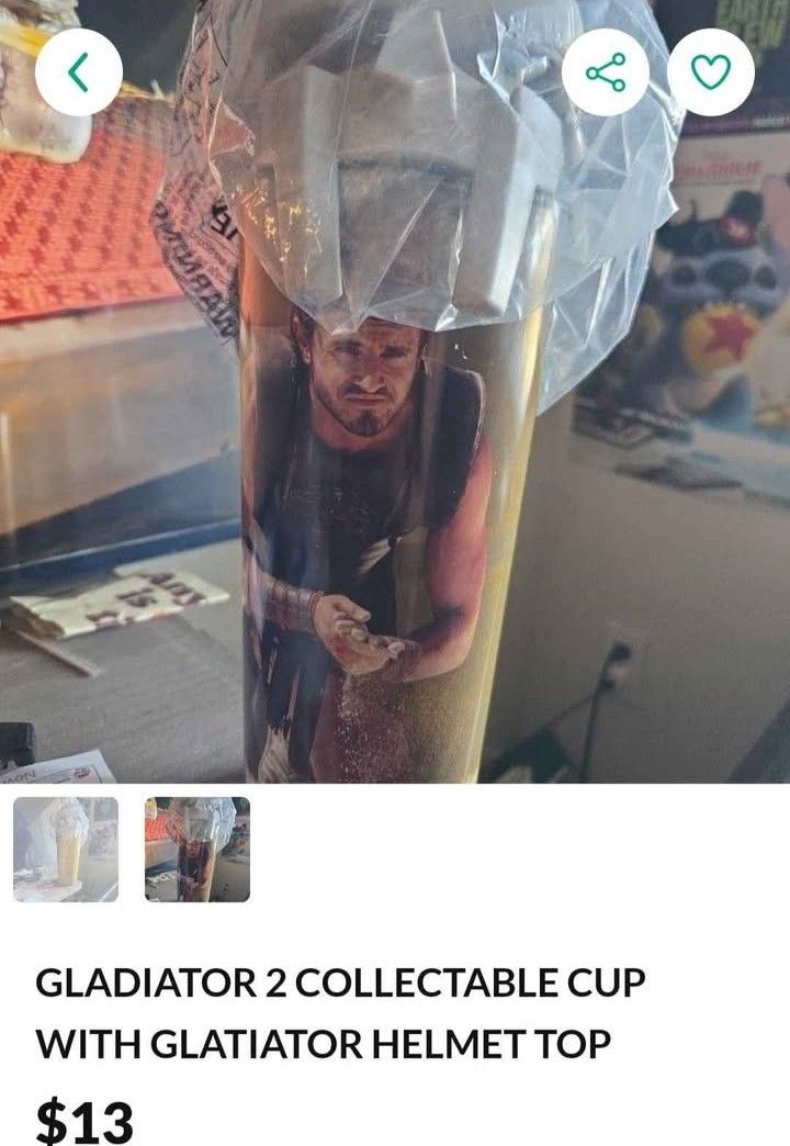GLADIATOR 2 COLLECTABLE CUP WITH GLADIATOR HELMET TOP
