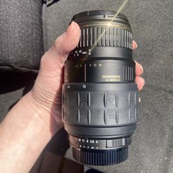 Quantaray LDO macro 70-300mm f4-5.6 Camera Lens for Nikon AF