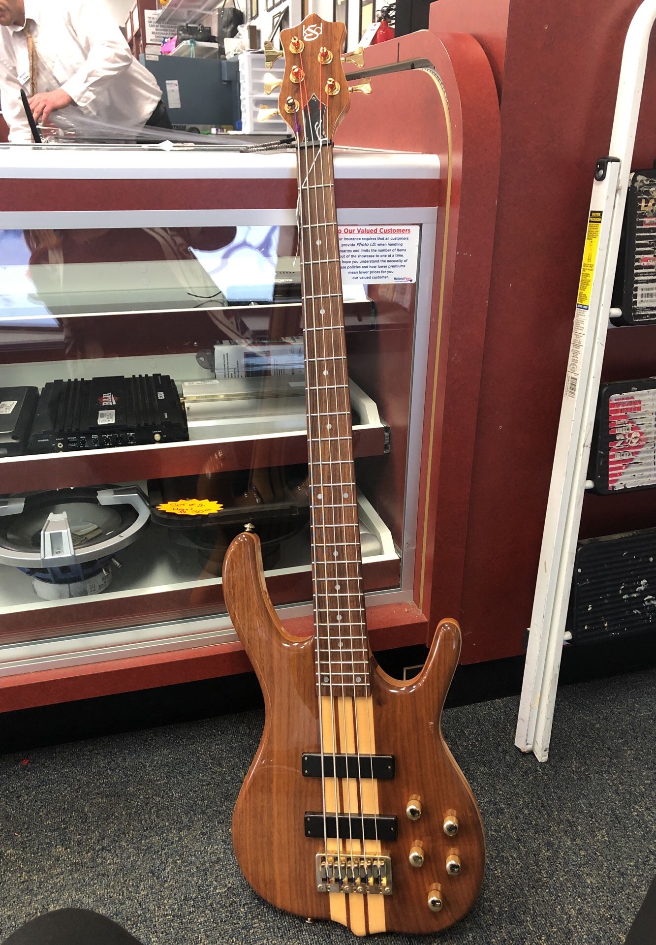 KSD BATTERY BASS GUITAR