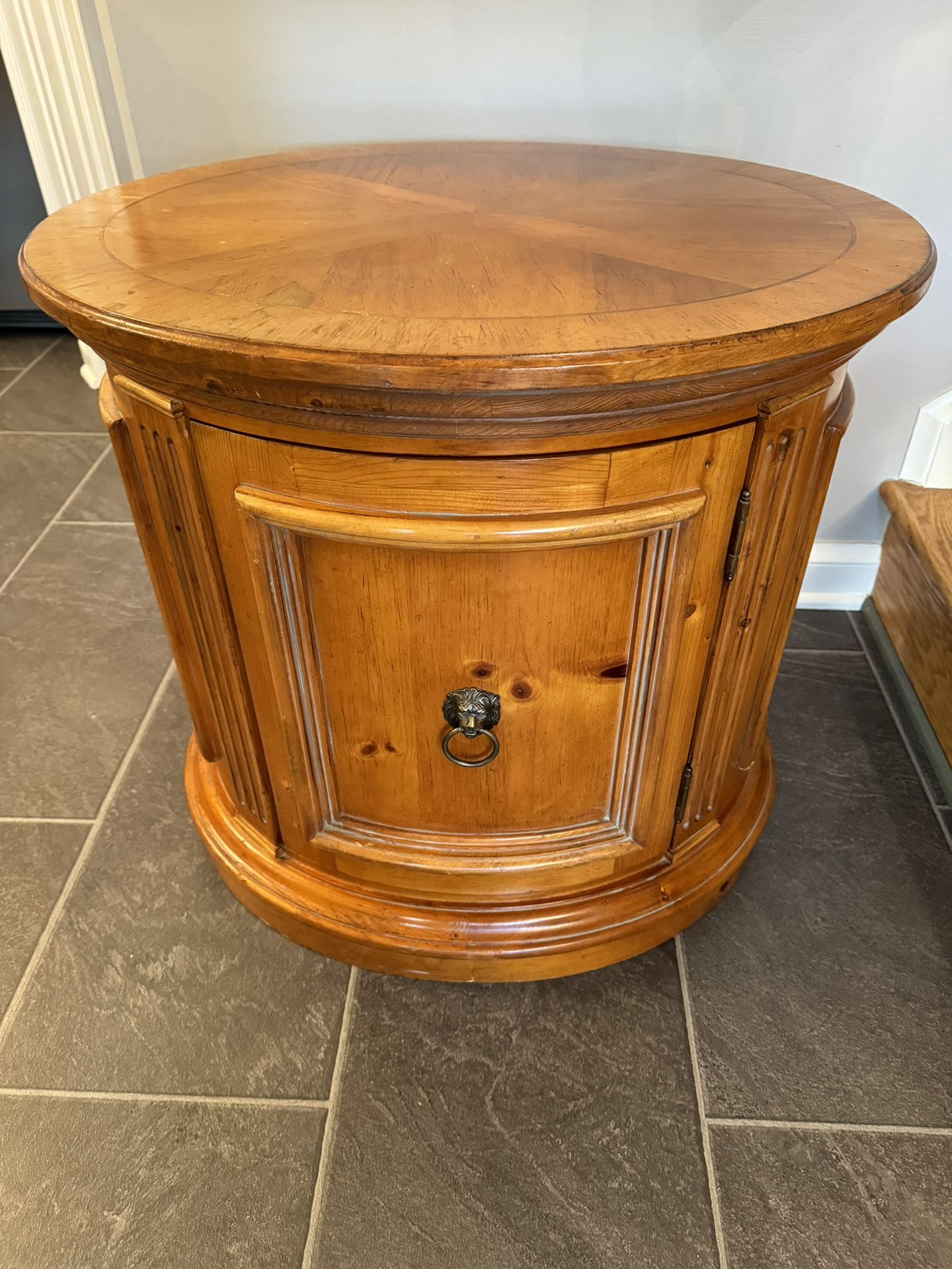 Ethan Allen End Table $45