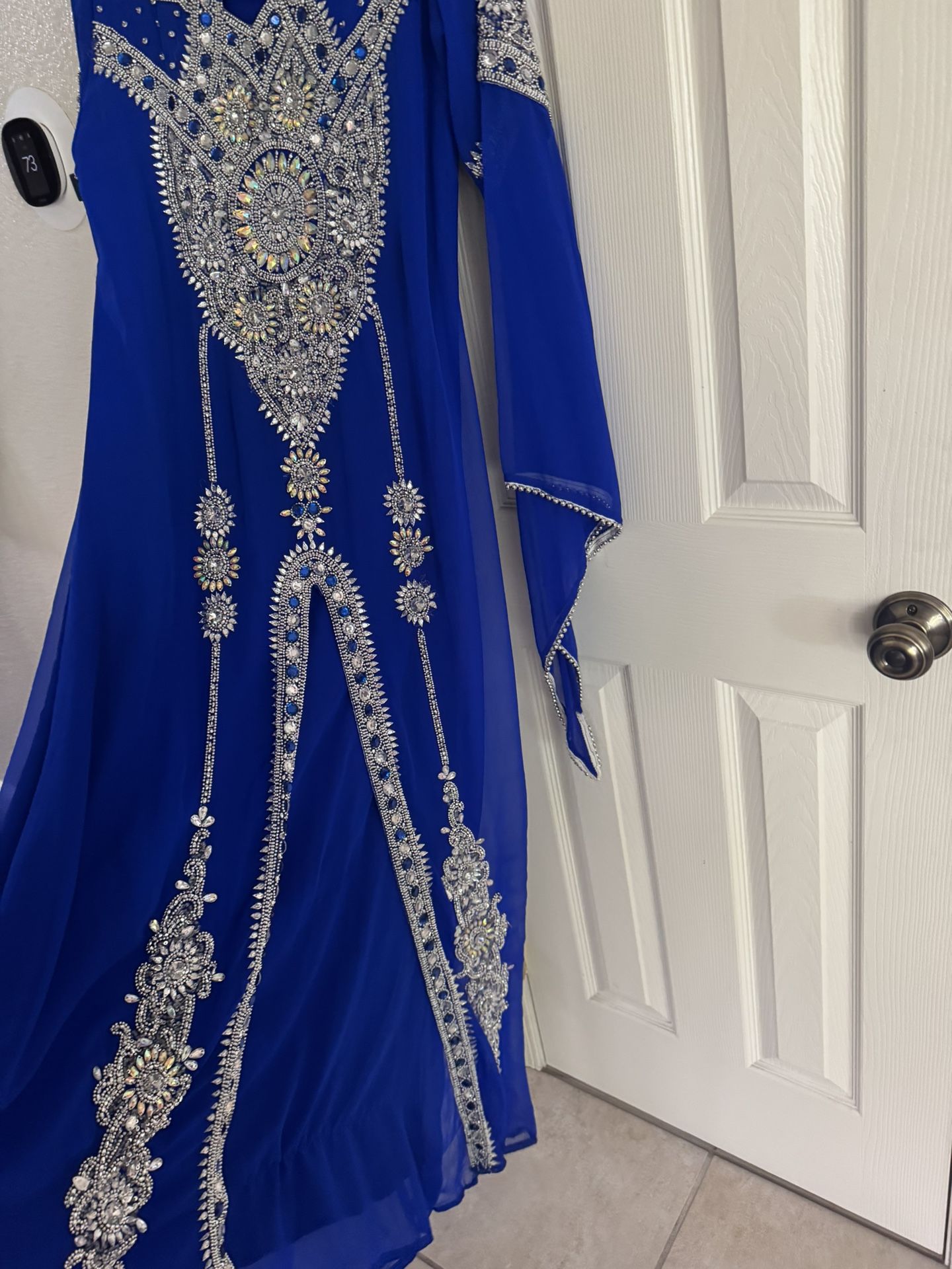 Beautiful blue color, dress size, medium, and small
