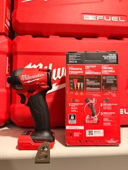 Atornillador de Impacto Milwaukee M18 FUEL 1/4" (2953-20) – Nuevo