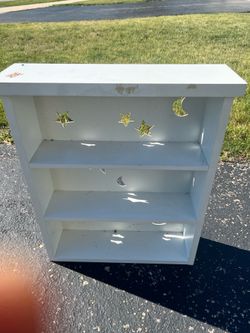 Small white display or bookcase