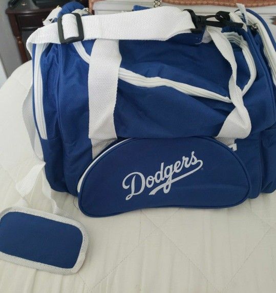 NEW DODGERS DUFFLE BAG