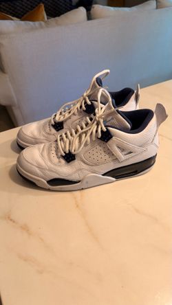 Air Jordan 4 Retro LS "Legend Blue" size 10.5