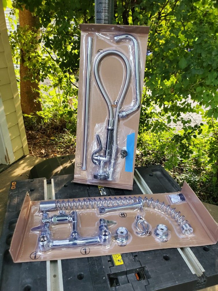 HEAVY DUTY COMMERCIAL FAUCET with PRE RINCE SPRAYER