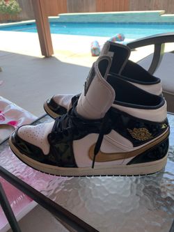 Air Jordan 1 Mid Black And Gold