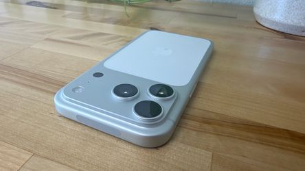 Brand New Unlocked iPhone 17 Pro 1TB Silver with Case, screen protector and charger.