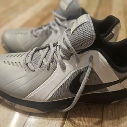 Men Nike Shoes Size 9 