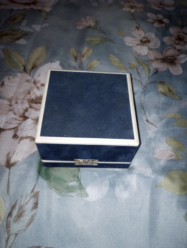 Large Brilliant Crystal Diamond