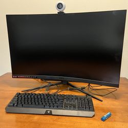 Gaming Monitor With Keybaord