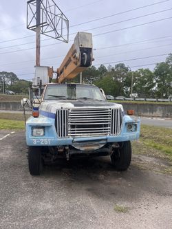 1989 Ford F-700 Bucket Truck