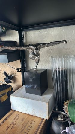 Statue