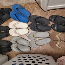 Womens Crocs Sandals & Flats Lot