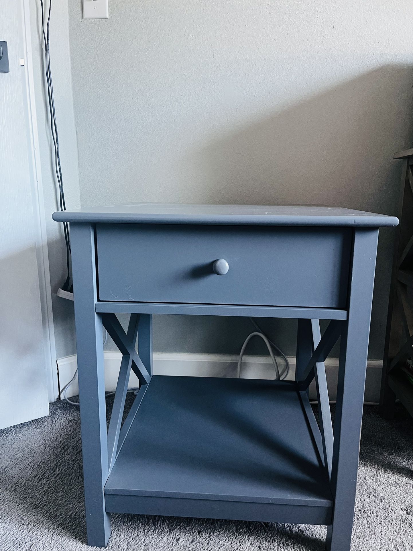 Nightstand/ End table