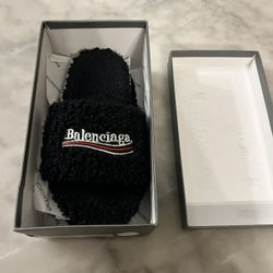 balenciaga fur slides 