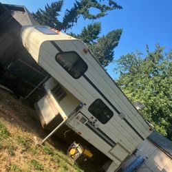 1990 Cascade Camper