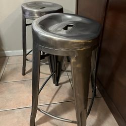 2 Metal Barstools