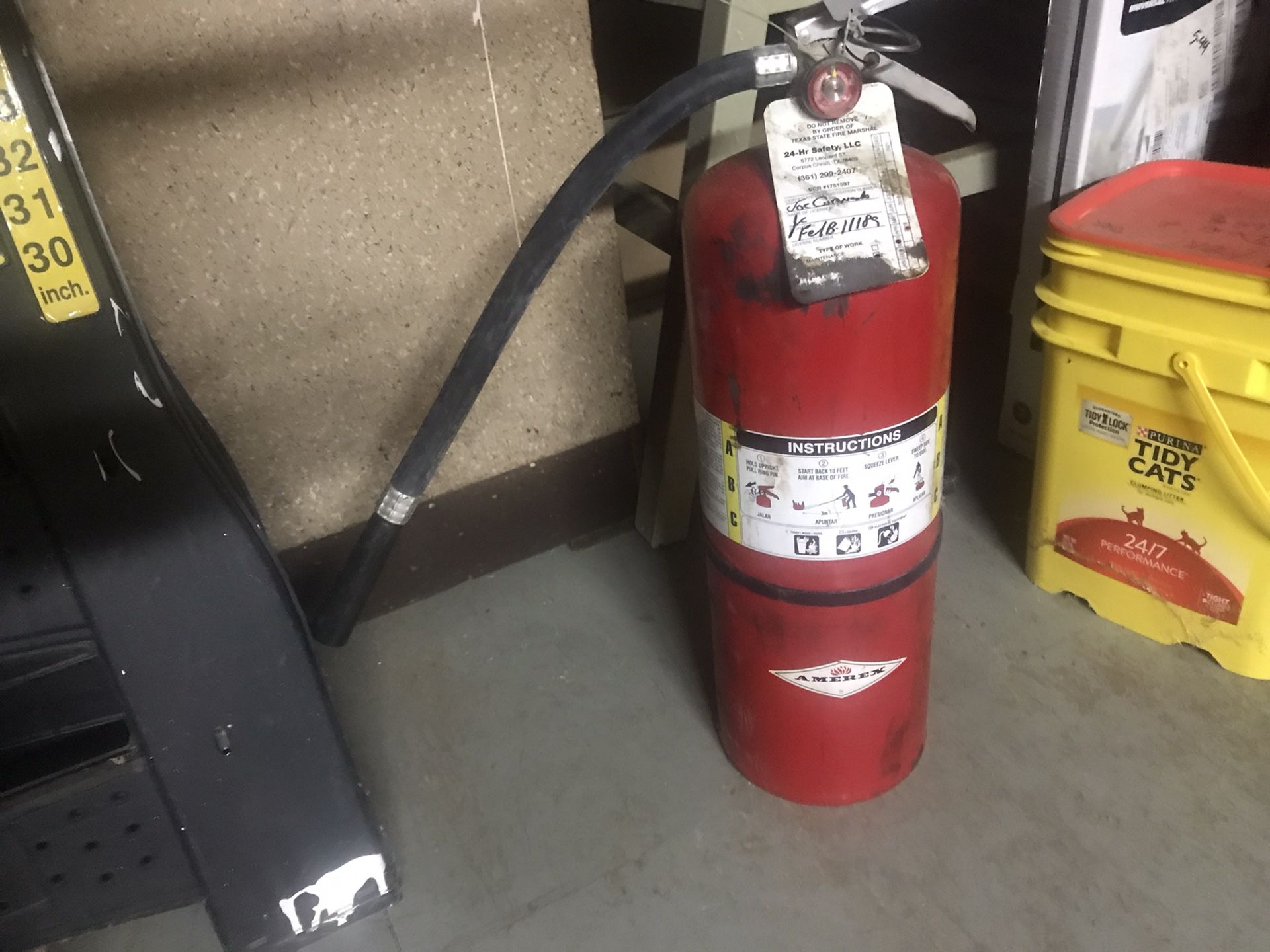 Extra large fire extinguisher 