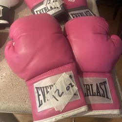 3 Pair Pink Boxing Gloves For 25$