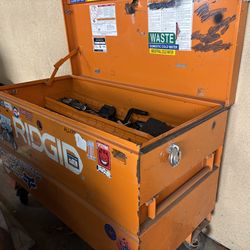 Rigid tool box