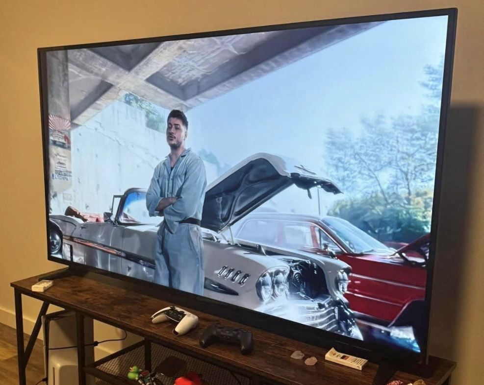 Insignia™ - 70" Class F50 Series LED 4K