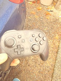 Official Nintendo Switch Pro Controller