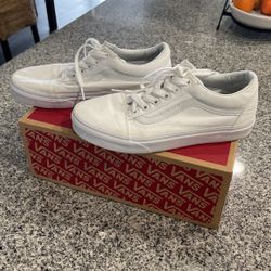 Tennis Shoes