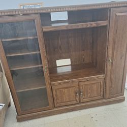 Entertainment center
