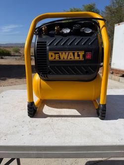 Dewalt 2.5 gallon air compressor