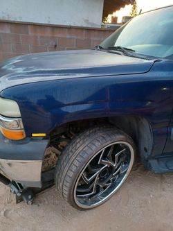 2002 -2006  Tahoe Surbuban  Truck  hood