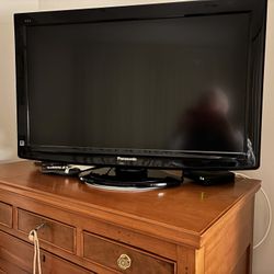 32” Panasonic LCD