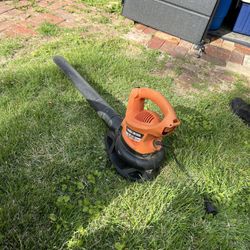 BLACK DECKER leaf hog blower and vacuum