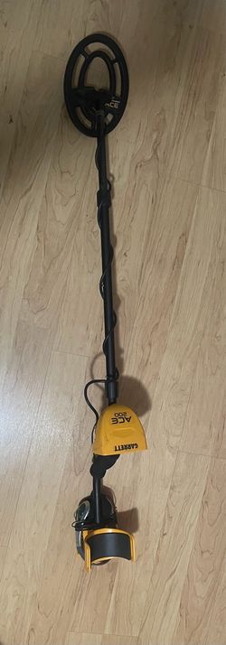 Garrett ACE 200 Metal Detector