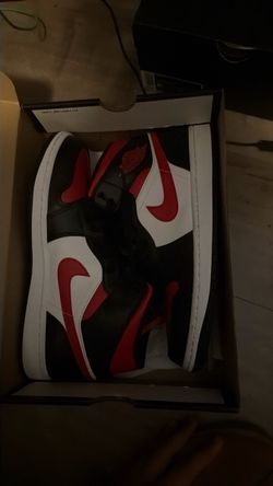 Jordan 1 mids, size 9
