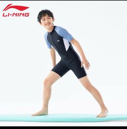 Kids swim suit Size7-8(130cm)