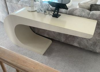 Contemporary C-Table