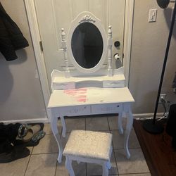 Used Vanity For kids Needs TLC