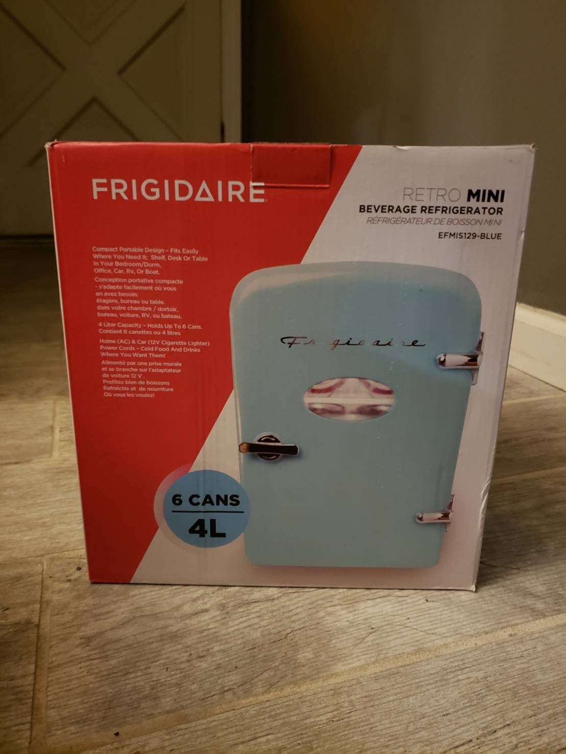 Frigidaire 6 cans 4L mini Fridge Blue