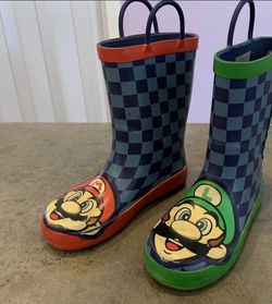 $15 Super Mario Bros kid's rain boots size 2/3