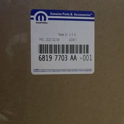 GENUINE MOPAR RADIATOR GRILL (contact info removed)3AA
