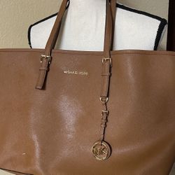 Michael Kors Tan jet set tote/womens shoulder purse 