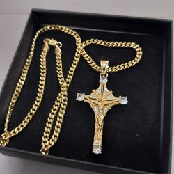 14K gold filled 4mm Cuban link chain and pendant