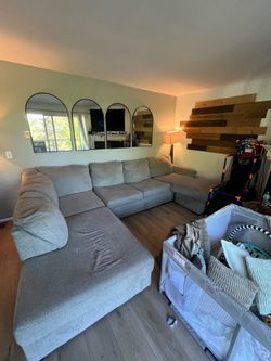 Couch, must pick up