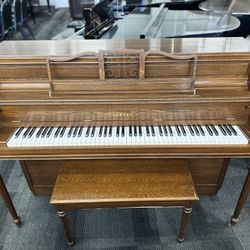 Yamaha Model M2E 43" Oak Semi-Gloss Upright Piano