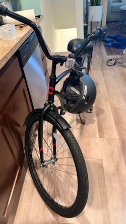 NEW (NEVER USED) BLACK CONCORD CRUISER BIKE