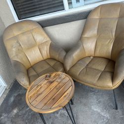 2 Chairs And Coffee Table 