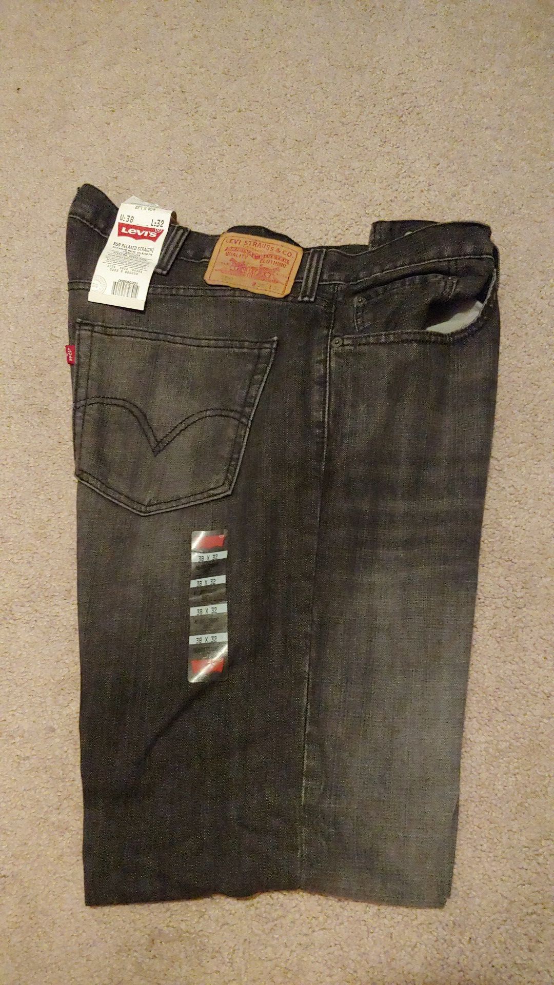 Brand new Levi 559 relax fit. 38/32