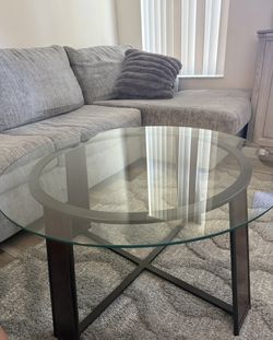 Living room coffee table and 2 end tables