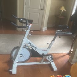 STAR TRAC  Ascent Spinner Exercise Bike